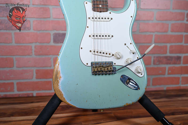 
                      
                        Fender Custom Shop 1960 Stratocaster Relic Faded Sonic Blue 2013 w/OHSC
                      
                    