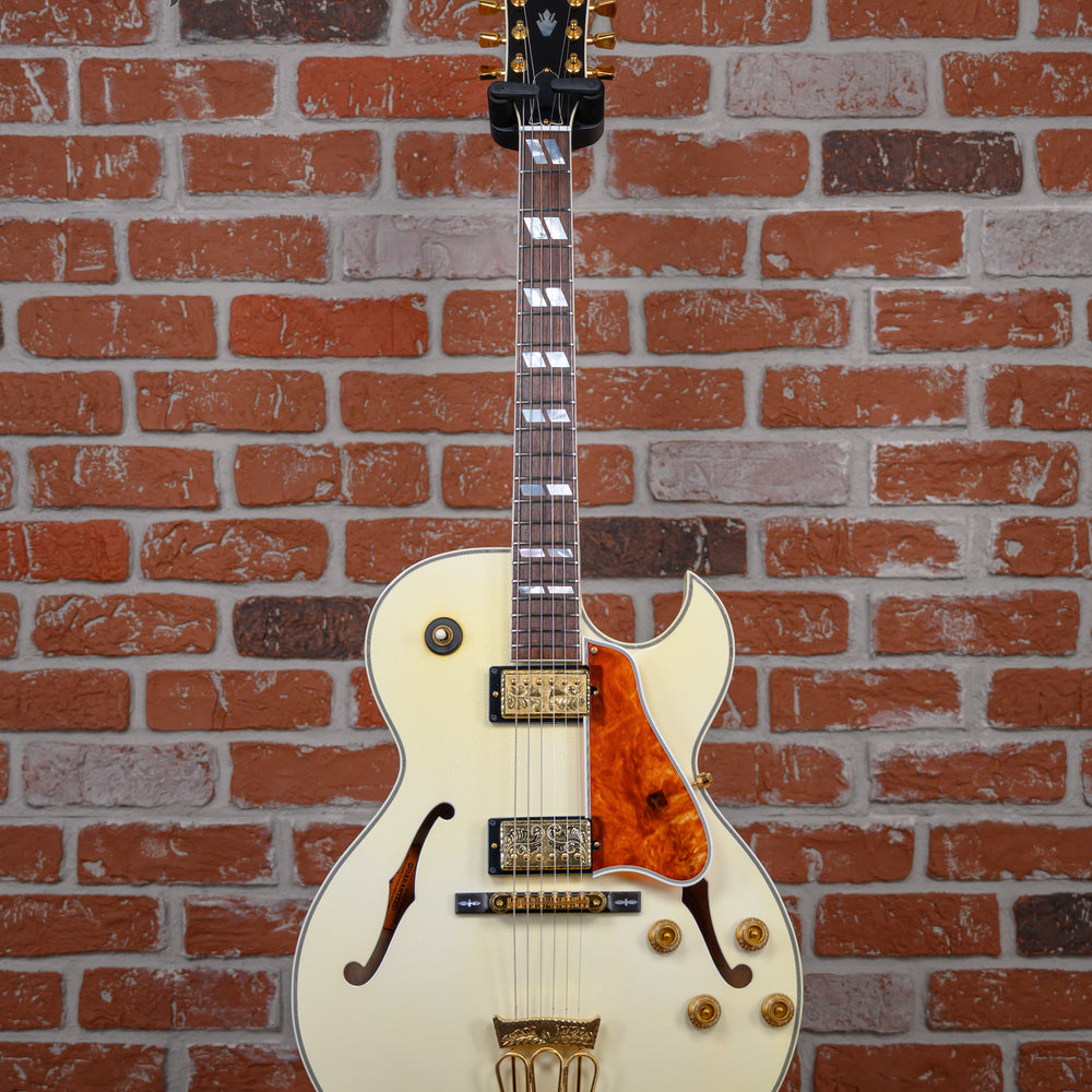 
                      
                        Gibson Custom art & Historic 10th Anniversary L4 CES White Diamond Sparkle 2003 w/OHSC
                      
                    