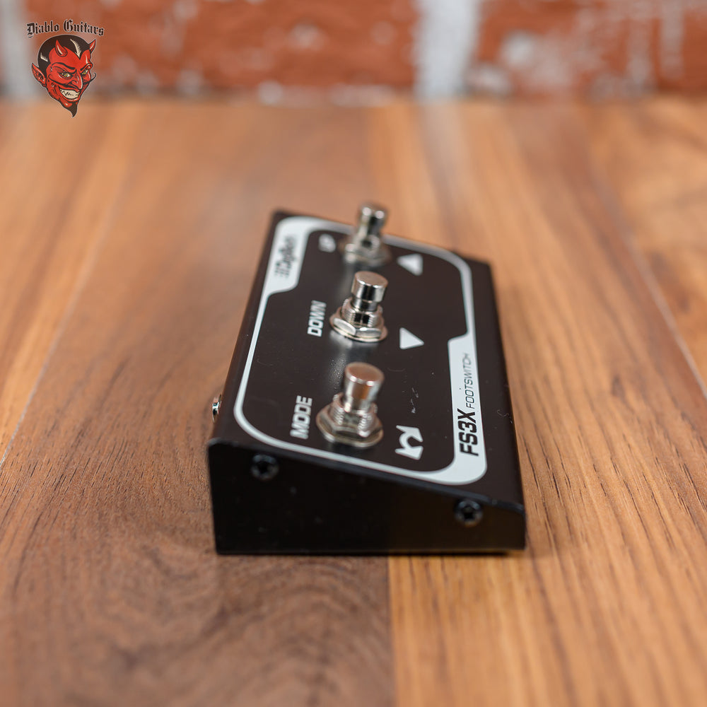 
                      
                        DigiTech FS3X 3 Button Footswitch Black
                      
                    