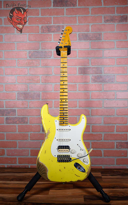 
                      
                        Fender Custom Shop ‘57 Stratocaster Relic Graffiti Yellow 2020 w/OHSC
                      
                    