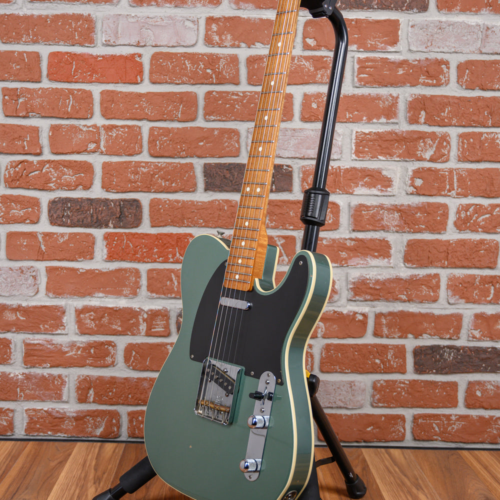 
                      
                        Fender USA Custom Shop Limited Edition Custom Esquire #13 of 100 (Tele Conversion) Firemist Silver 1992 w/OHSC
                      
                    