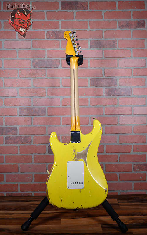 
                      
                        Fender Custom Shop ‘57 Stratocaster Relic Graffiti Yellow 2020 w/OHSC
                      
                    