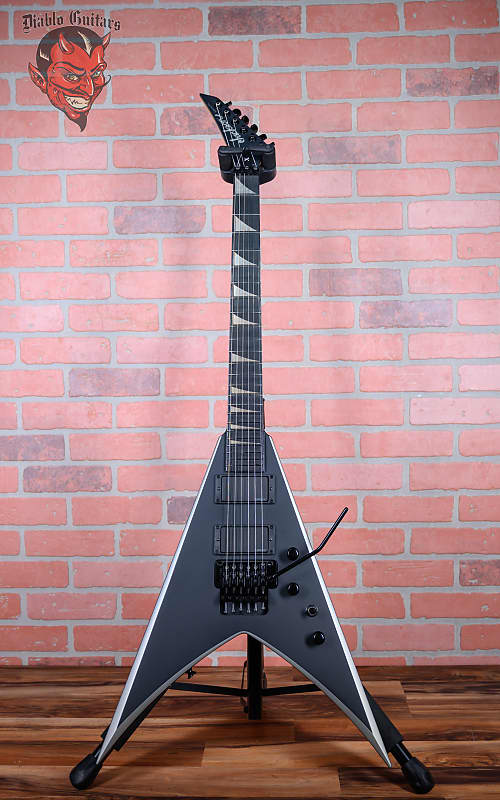 
                      
                        Jackson USA Custom Shop King V Satin Black with Silver Bevels 2009 w/OHSC
                      
                    