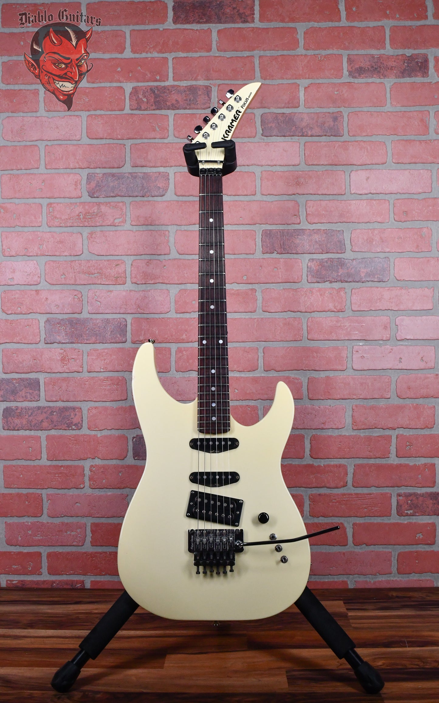 Kramer Focus 6000 1985-1987 White w/OHSC