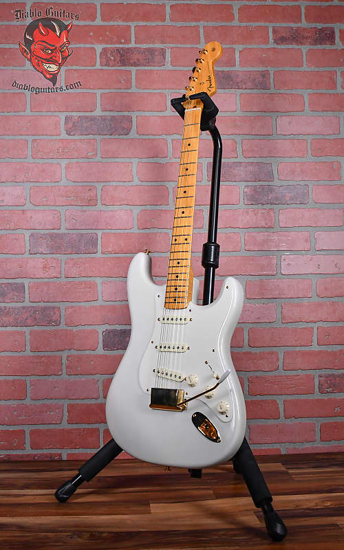 
                      
                        Fender American Vintage Limited Edition 1957 Stratocaster  White Blonde 2006 w/OHSC
                      
                    