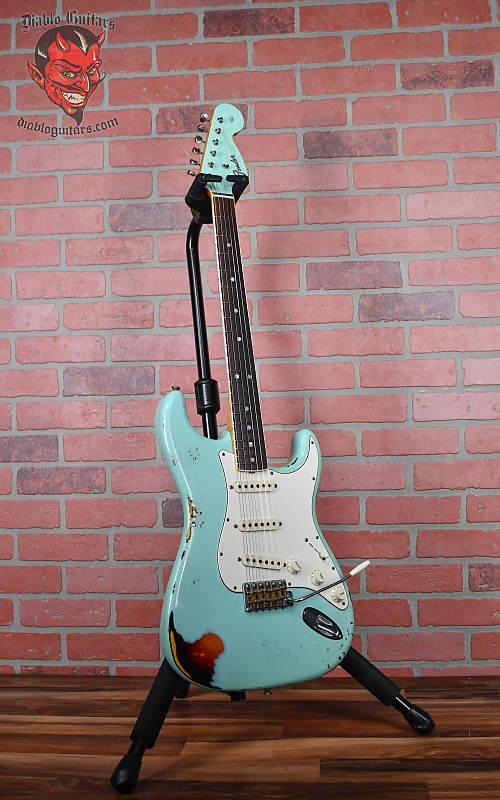 Fender Custom Shop LTD ‘67 Stratocaster Relic Aged Surf Green Over 3-Color Sunburst 2022 w/OHSC