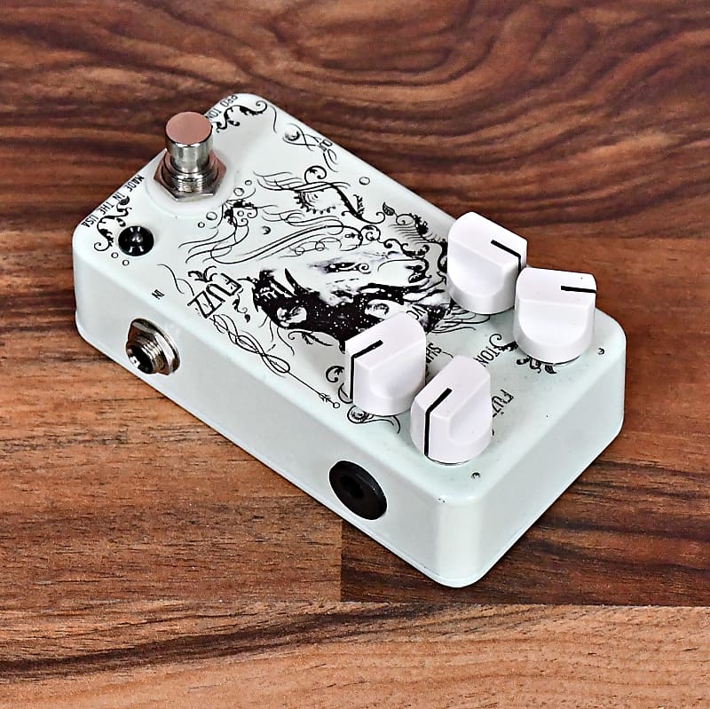 Pro Tone Pedals Essential Edition Fuzz (video)