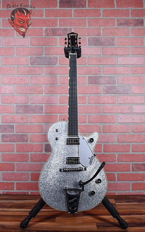 
                      
                        Gretsch G6129T-59 Vintage Select ‘59 Silver Jet with Bigsby Silver Sparkle 2023 w/OHSC
                      
                    