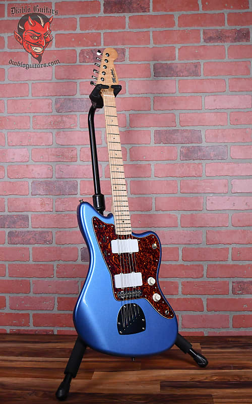 
                      
                        Makhai Custom Guitars Pegasus Metallic Blue 2022 w/Gigbag
                      
                    