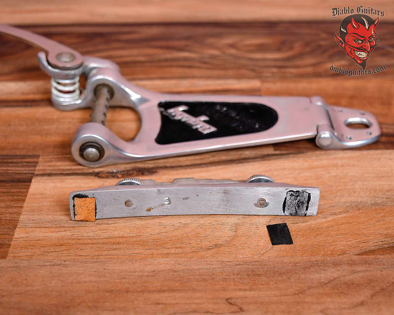 
                      
                        Gibson Nickel 1961 Original Bigsby and Bridge For Gibson 1950's 1960's Barney Kessel, ES-335, ES-355
                      
                    