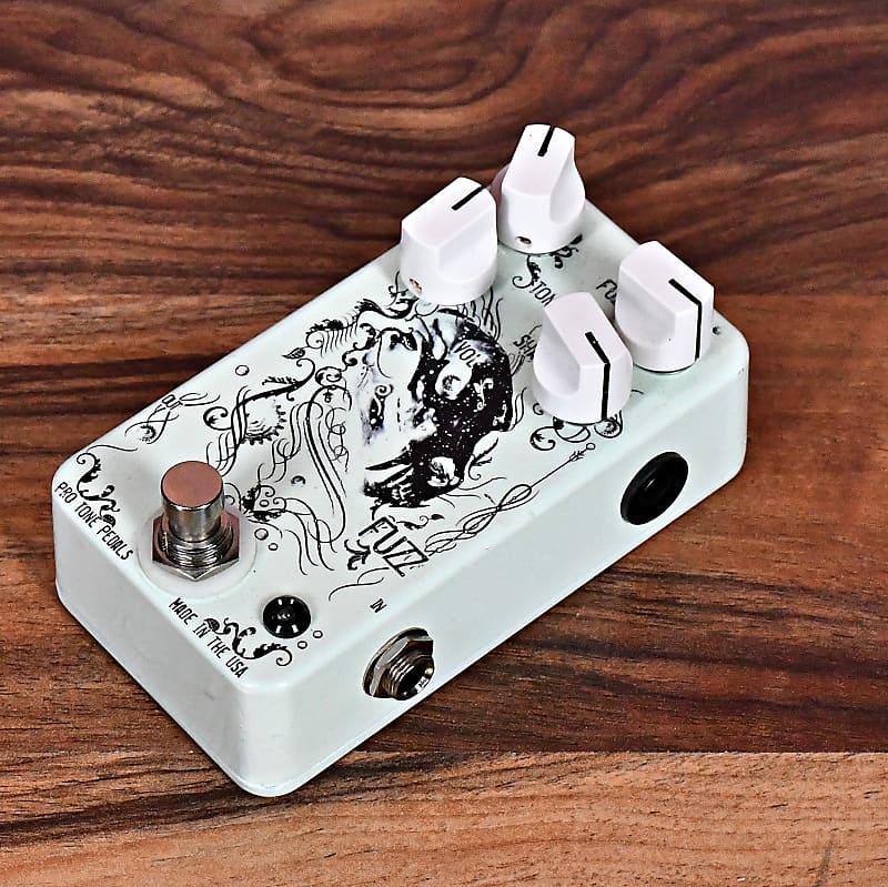 Pro Tone Pedals Essential Edition Fuzz (video)