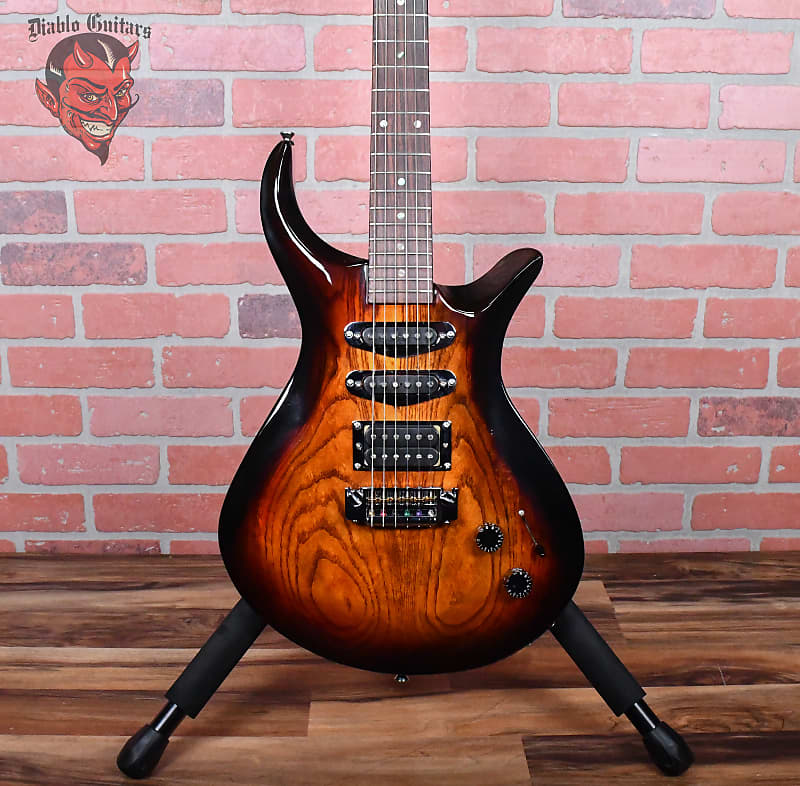 
                      
                        Driskill USA Custom Diablo HSS Violin Sunburst 1998 w/OHSC
                      
                    