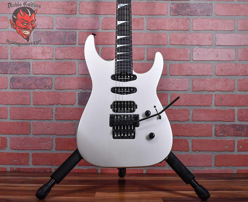 
                      
                        Jackson American Series Soloist SL3 Platinum Pearl w/OSSC
                      
                    