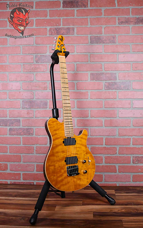 Ernie Ball Music Man Axis Super Sport Hardtail with Quilted Maple Top Translucent Gold 2000 w/Gator Hardshell Case