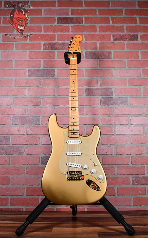 
                      
                        Fender Custom Shop HLE Homer Haynes Limited Edition ‘57 Strat #355 of 500 Metallic Gold #355 of 500 W/OHSC
                      
                    