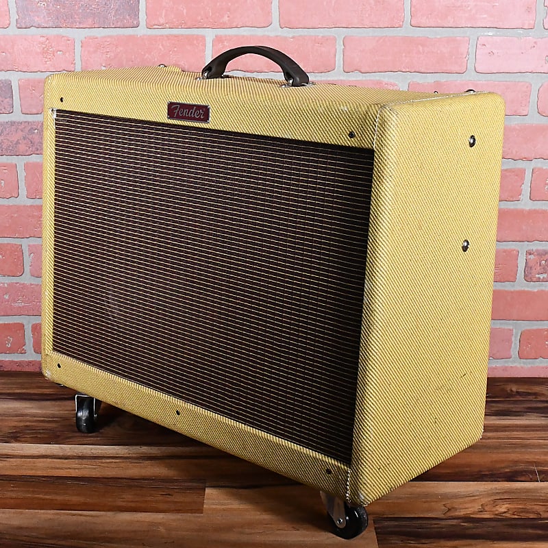 
                      
                        Fender Blues Deluxe 1x12" 40watt Tube Tweed Combo
                      
                    