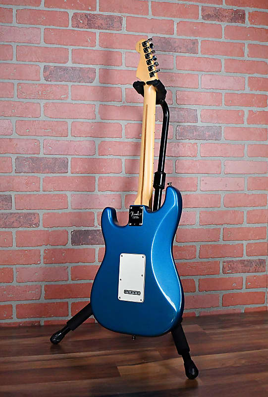 Fender American Standard Stratocaster Maple Fretboard Aqua Marine Metallic 2000 w/Hardshell/ EMGs