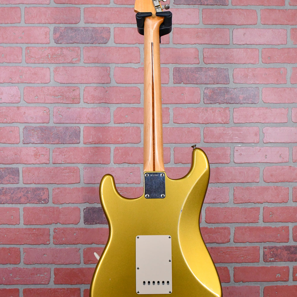 
                      
                        Fender Custom Shop '57 Reissue Stratocaster Relic 2005 Gold Frost w/OHSC and COA
                      
                    