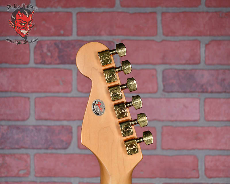 
                      
                        Fender 50th Anniversary Limited Edition American Standard Strat Flame Maple Top&Back Antique Burst #2377 1996 w/OHSC
                      
                    