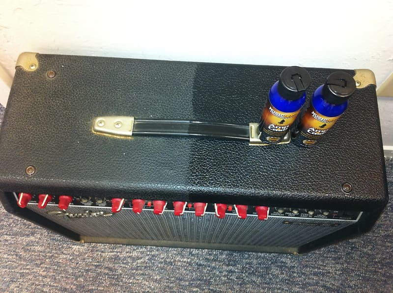 Music Nomad MN107 Amp and Case Cleaner/Conditioner