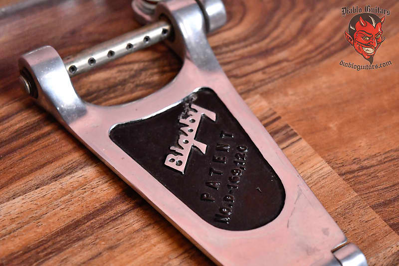 
                      
                        Gibson Nickel 1961 Original Bigsby and Bridge For Gibson 1950's 1960's Barney Kessel, ES-335, ES-355
                      
                    