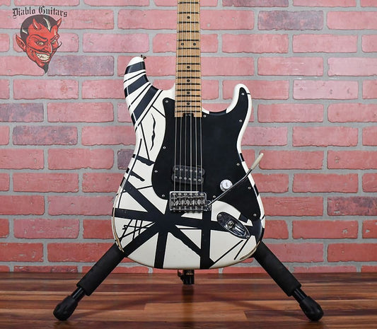 EVH Striped Series ‘78 Eruption White with Black Stripes Relic 2022 w/Hardshell Case