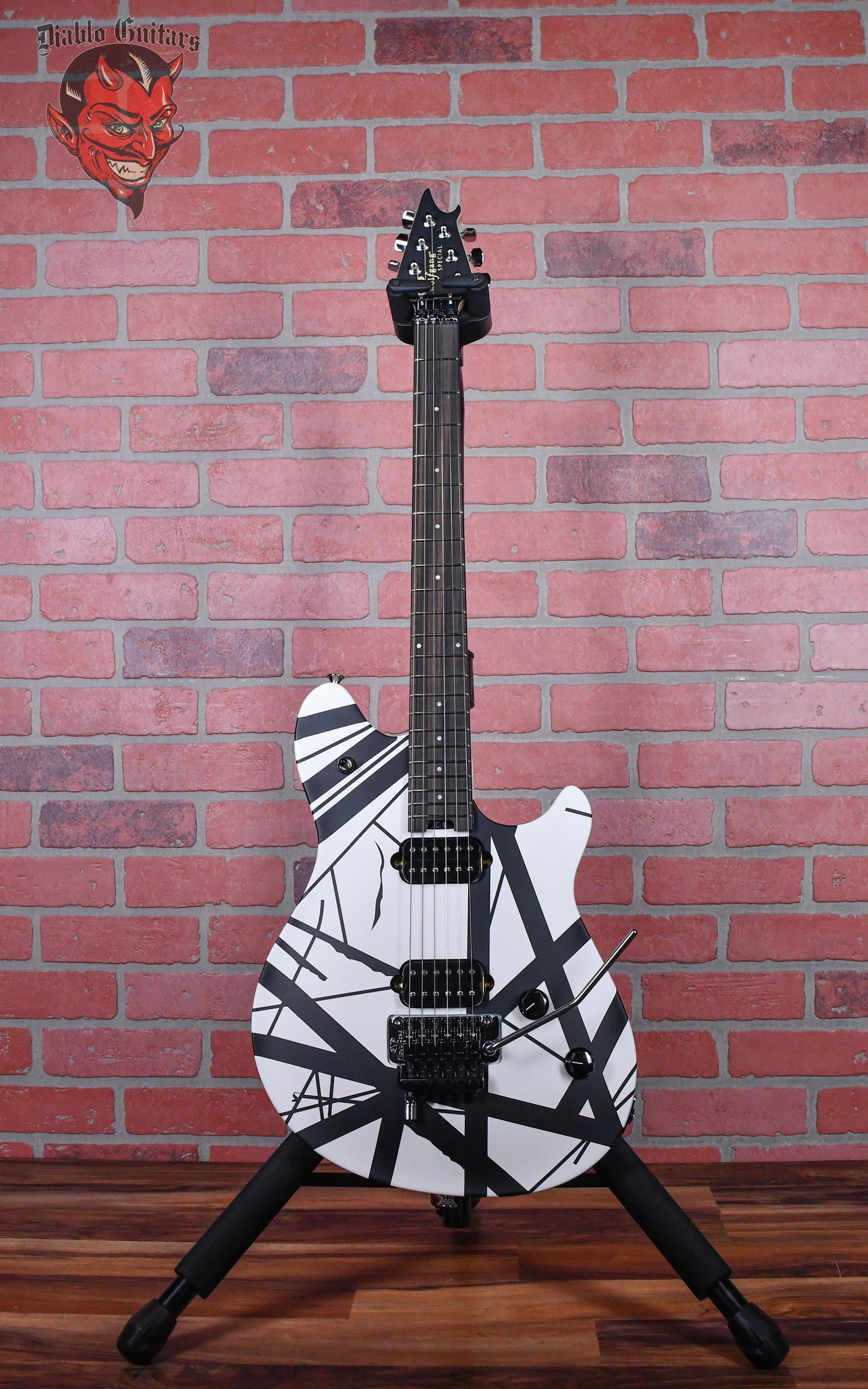 EVH Wolfgang Special Striped with Ebony Fretboard Satin White/Black Stripes 2024 w/EVH Gig Bag