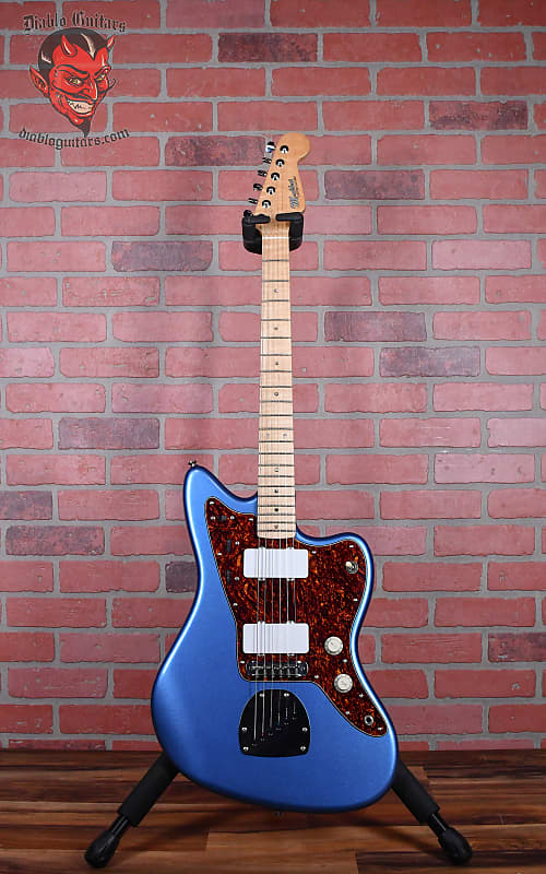 
                      
                        Makhai Custom Guitars Pegasus Metallic Blue 2022 w/Gigbag
                      
                    