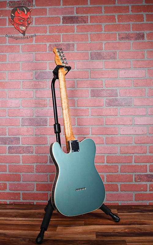 
                      
                        Fender Usa Custom Shop Limited Edition Custom Esquire #13 of 100 (Tele Conversion) 1992 - Firemist Silver w/OHSC
                      
                    