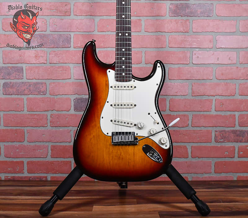 Fender Standard Stratocaster with Rosewood Fretboard Brown Sunburst 1988 w/OHSC